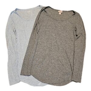 2 Ribbed long sleeve shirts Medium